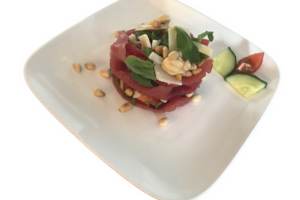 Carpaccio taartje met pesto en truffelmayonaise
